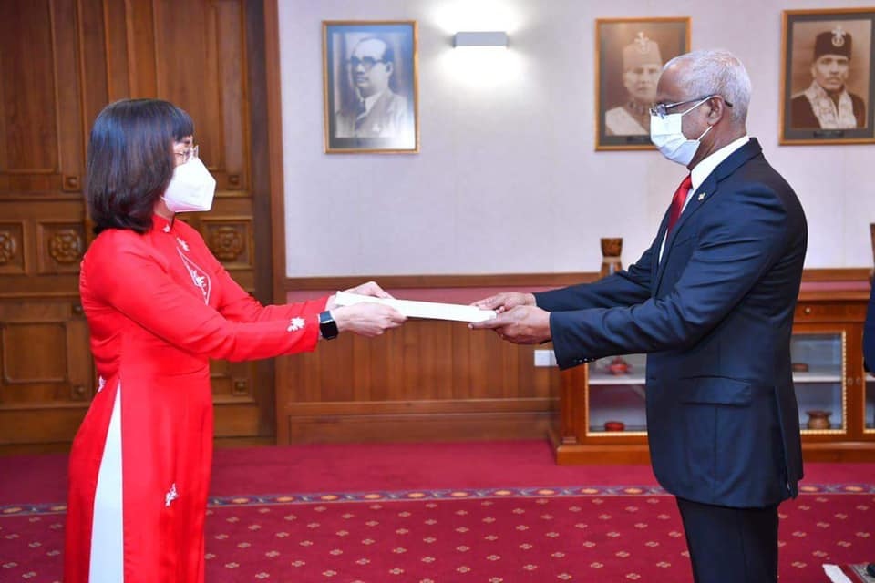 Vietnamese Ambassador presents Letter of Credentials to President of Maldives